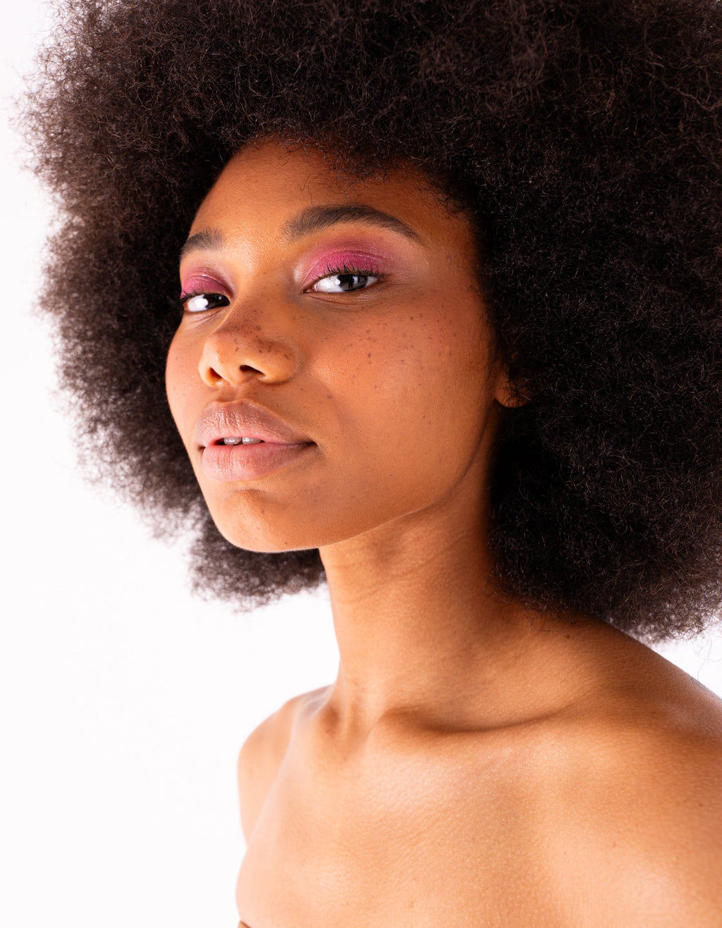 Les Belles Co SHEER ⦁ 04 — feature highlight