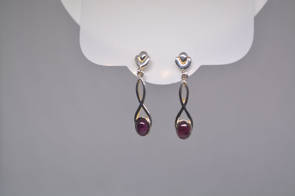Just Neat Stuff Garnet oval Swirl Earrings — detail close-up