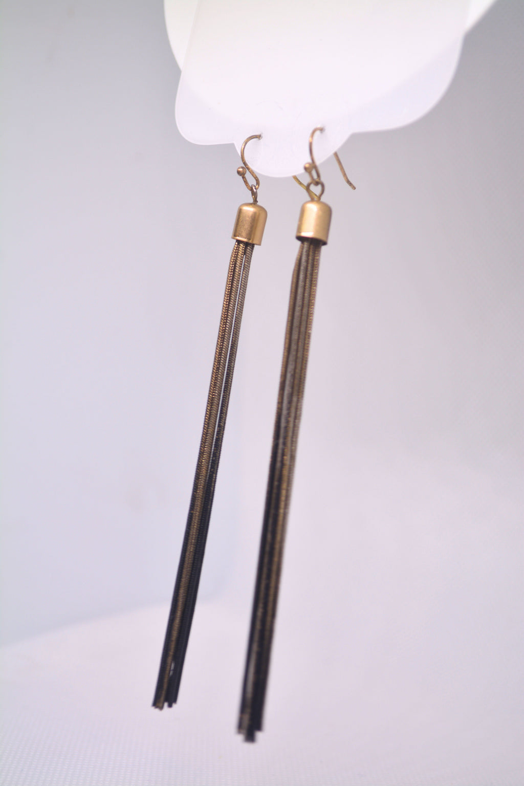 Just Neat Stuff Drop and dangle Chains — detail close-up