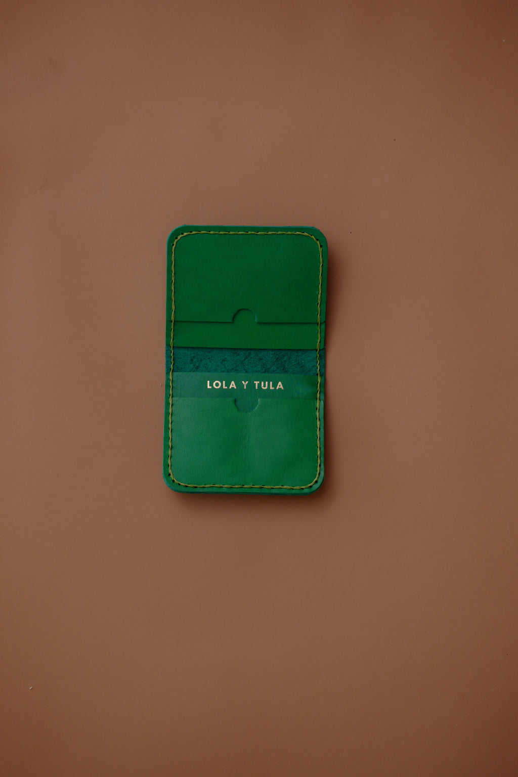 LOLA Y TULA Leather Cardholder Wallet Emerald — side view