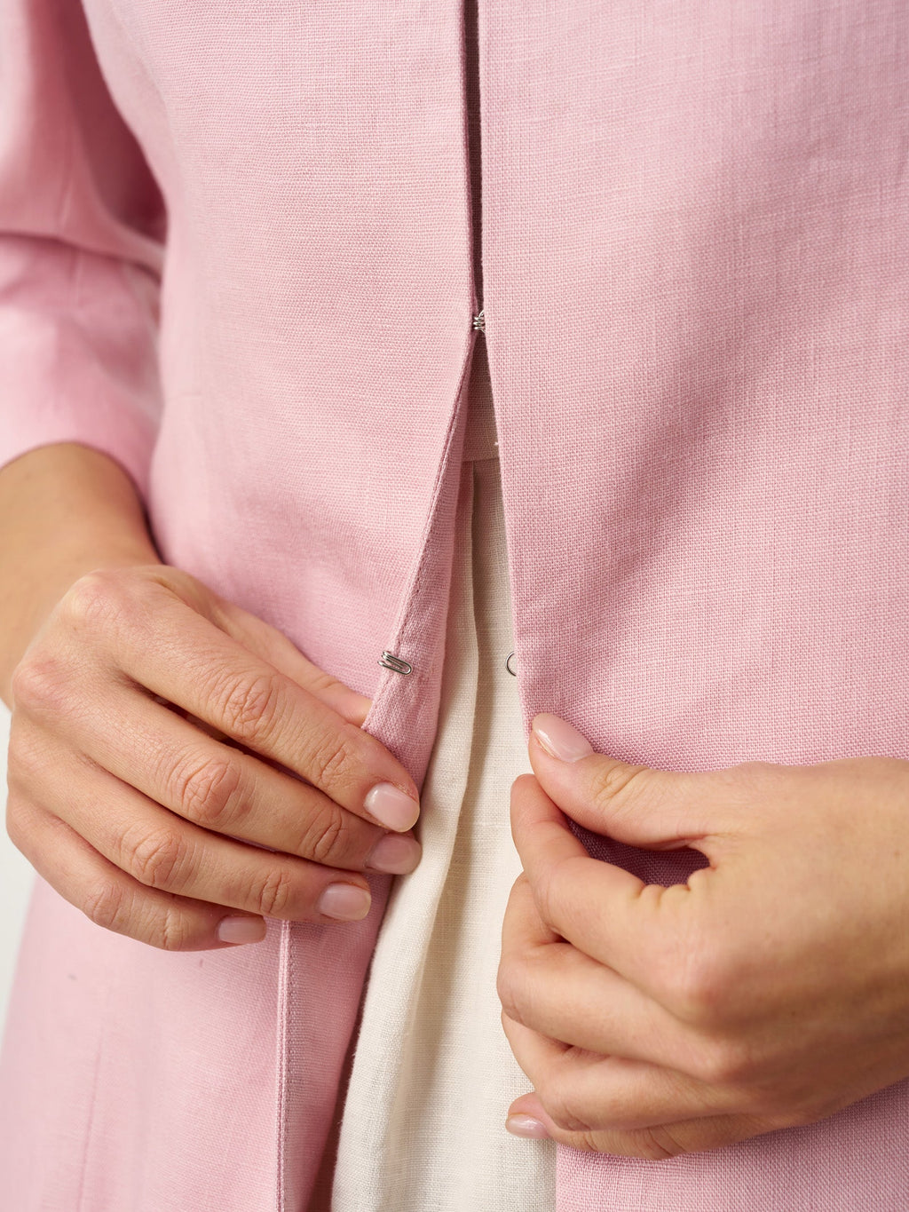 LINTICO 100% Linen Sculpted Waist V-neck Longline Jacket Top AZURA — detail shot 9