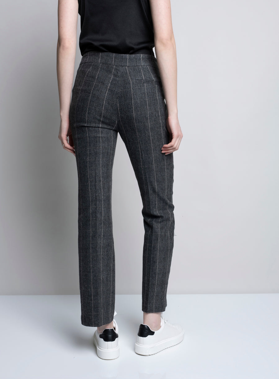 KADOU BOUTIQUE Pull On Trouser Pants — detail close-up