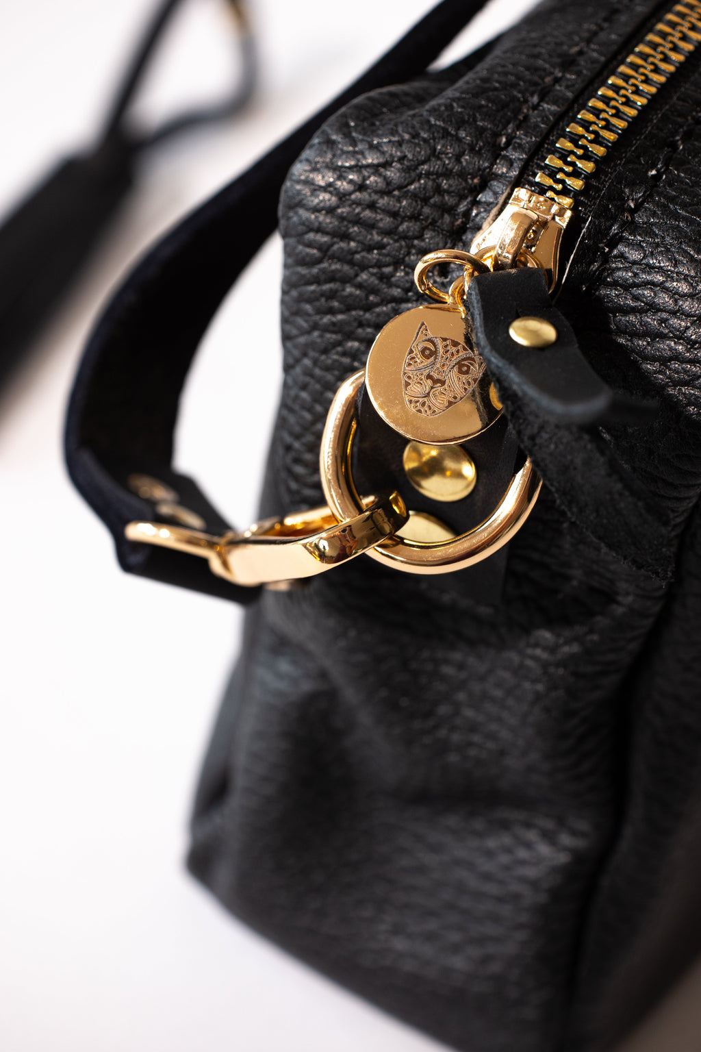 LOLA Y TULA Jaguar Lucia Crossbody Black — alternative angle