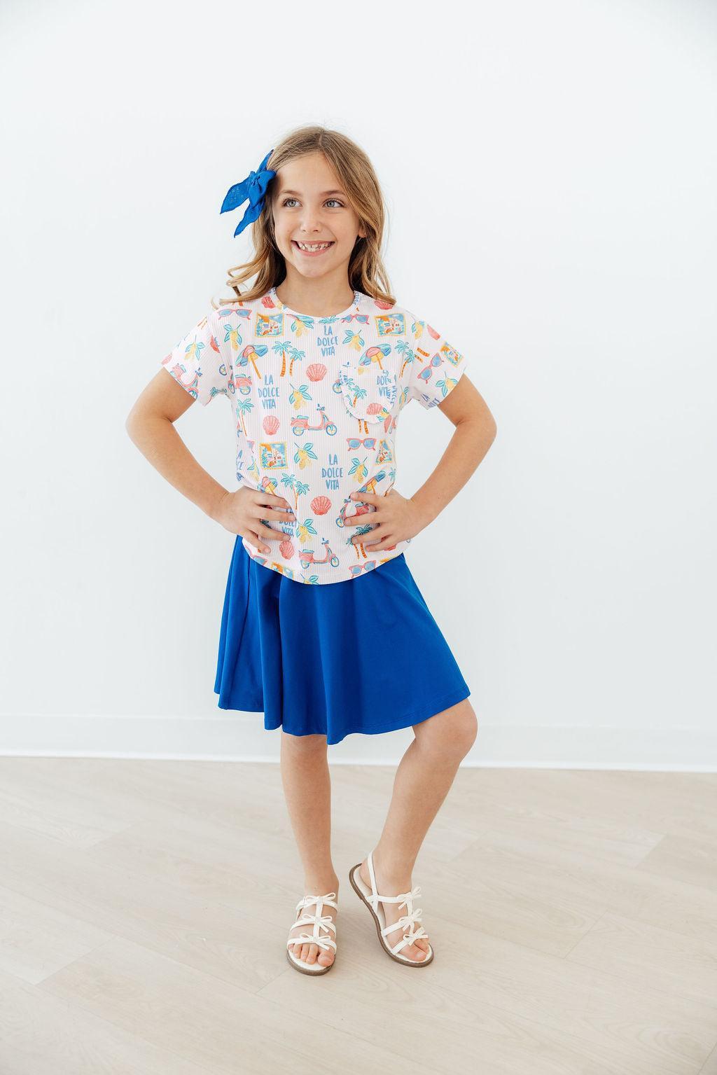 Mila & Rose ® La Dolce Vita Ruffle Pocket Tee — side view