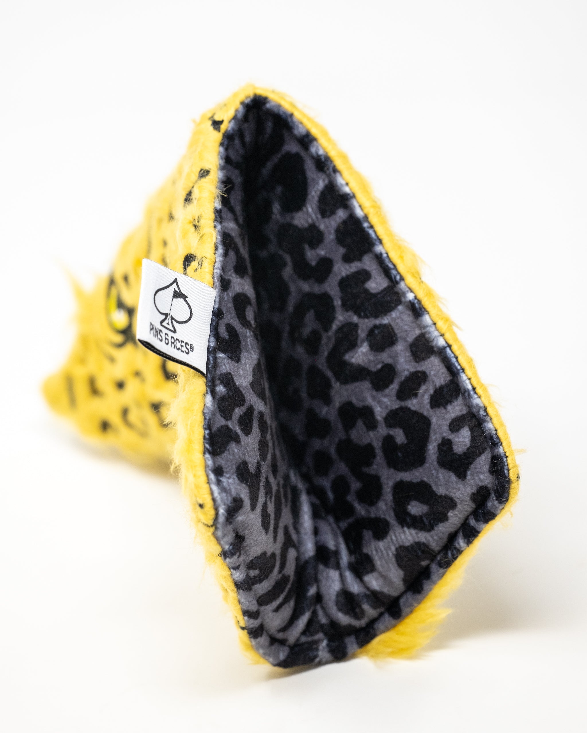 Pins and Aces Leopard - Blade Putter Cover — fabric or material detail