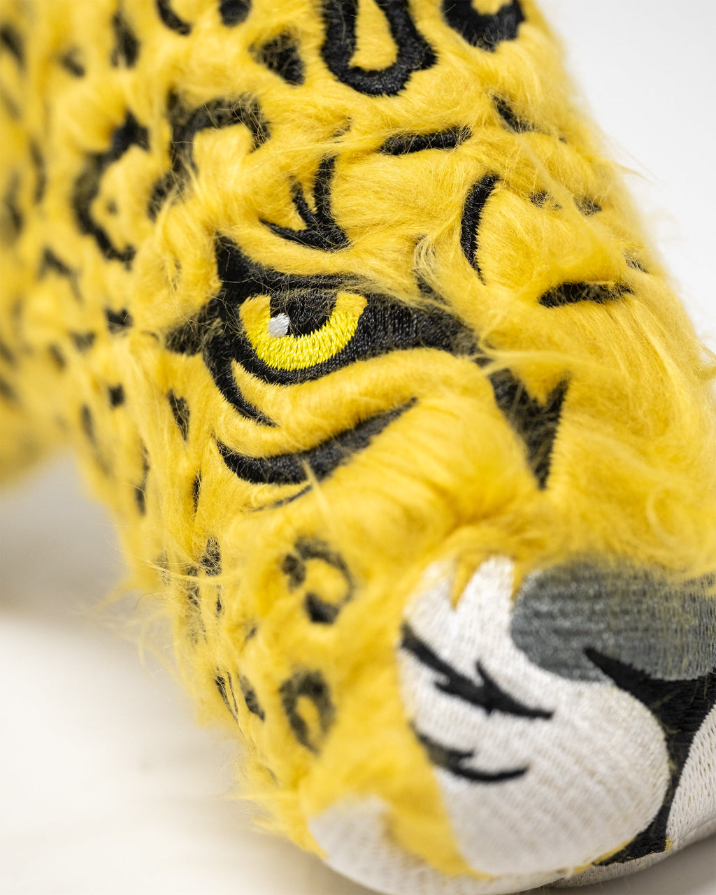 Pins and Aces Leopard - Blade Putter Cover — comparison shot