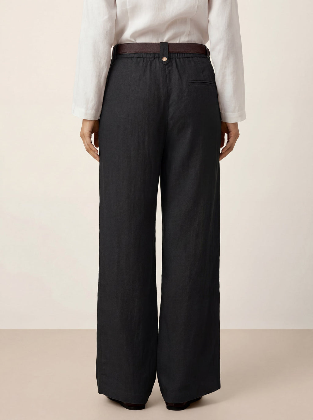 LINTICO Linen-Lyocell Pleated Wide Leg Trousers with Back Elastic & Button Detail… — detail shot 10