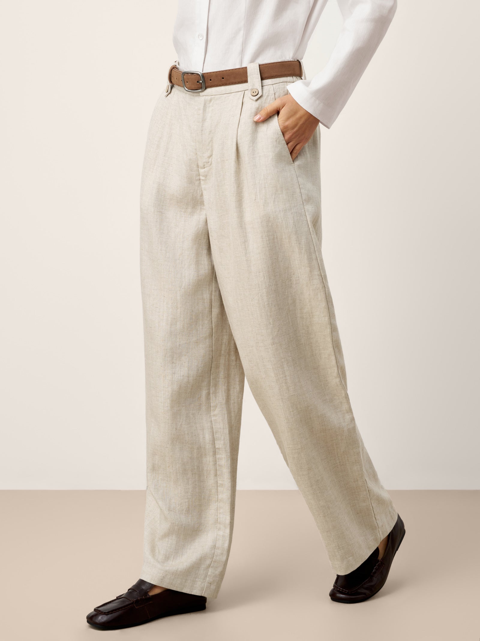 LINTICO Linen-Lyocell Pleated Wide Leg Trousers with Back Elastic & Button Detail… — LINTICO branding close-up