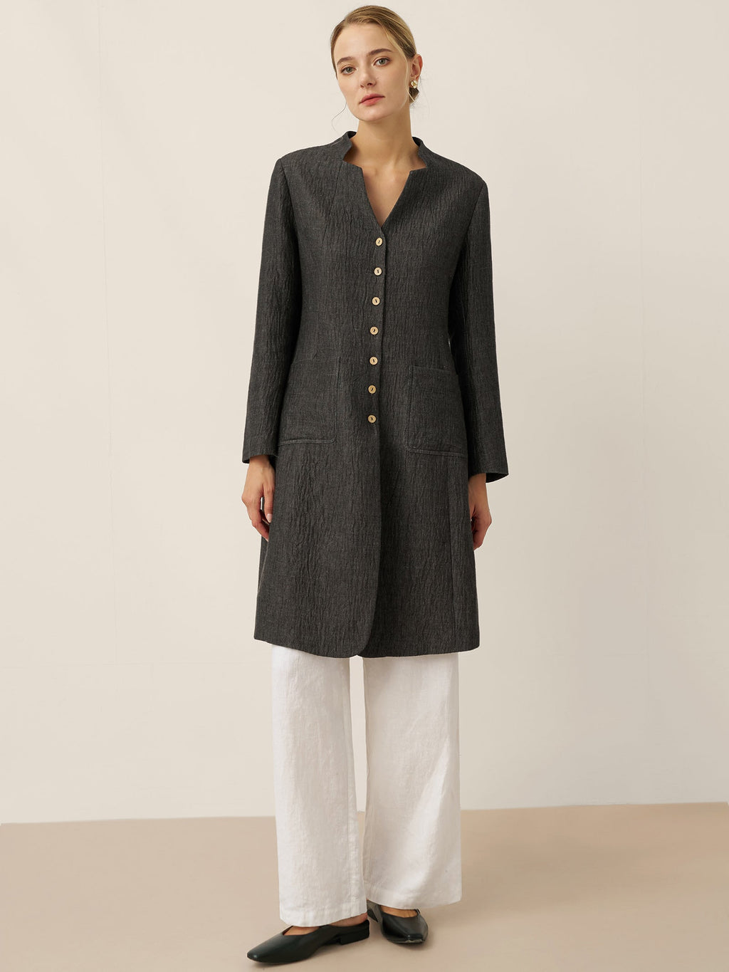 LINTICO Linen Mandarin Collar Button-Up Long Shirt Jacket JORDAN — LINTICO branding close-up