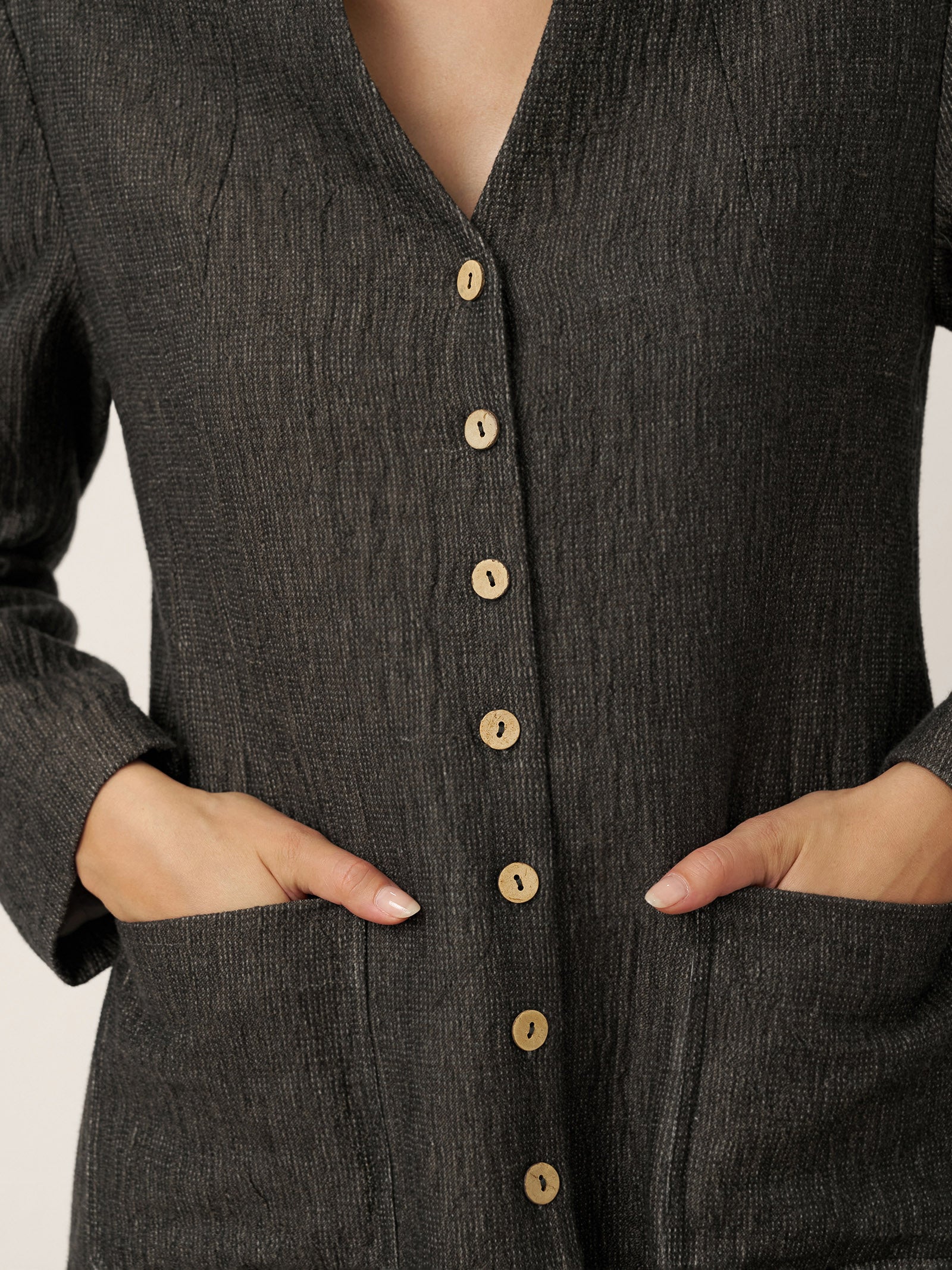 LINTICO Linen Mandarin Collar Button-Up Long Shirt Jacket JORDAN — detail shot 8