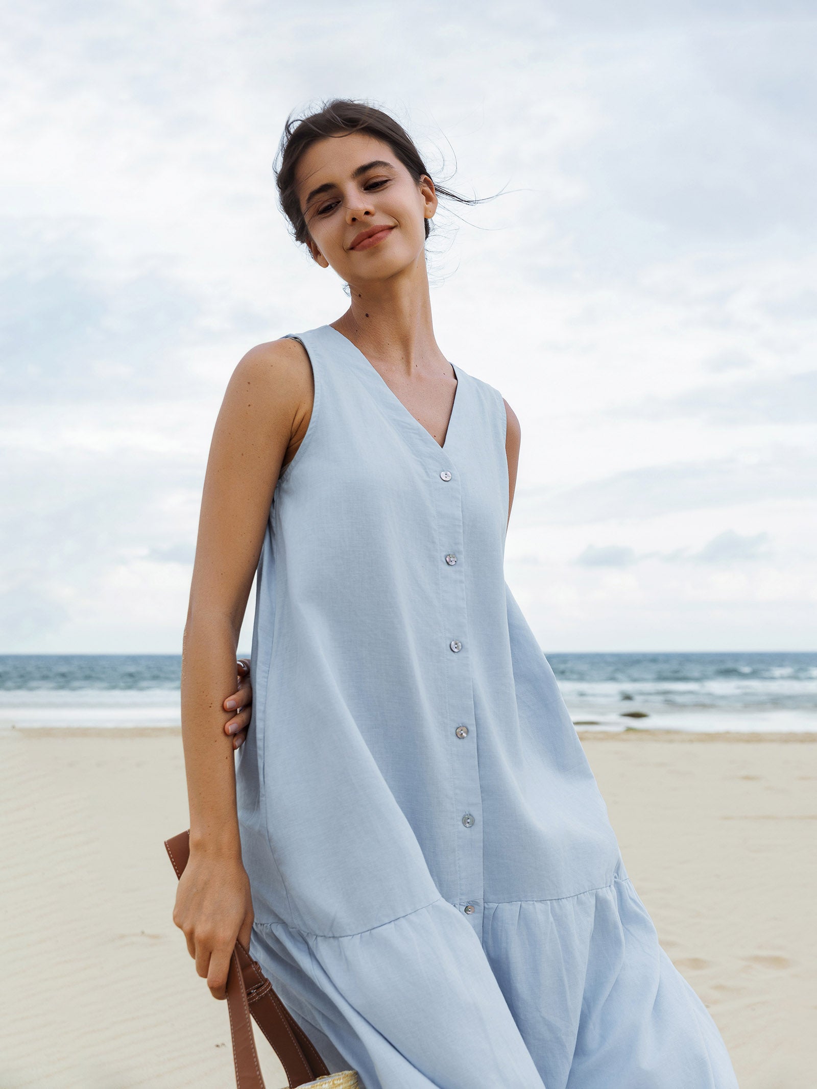 LINTICO Linen Vacation Sleeveless V-Neck Mid-Length Dress CELINE — construction detail