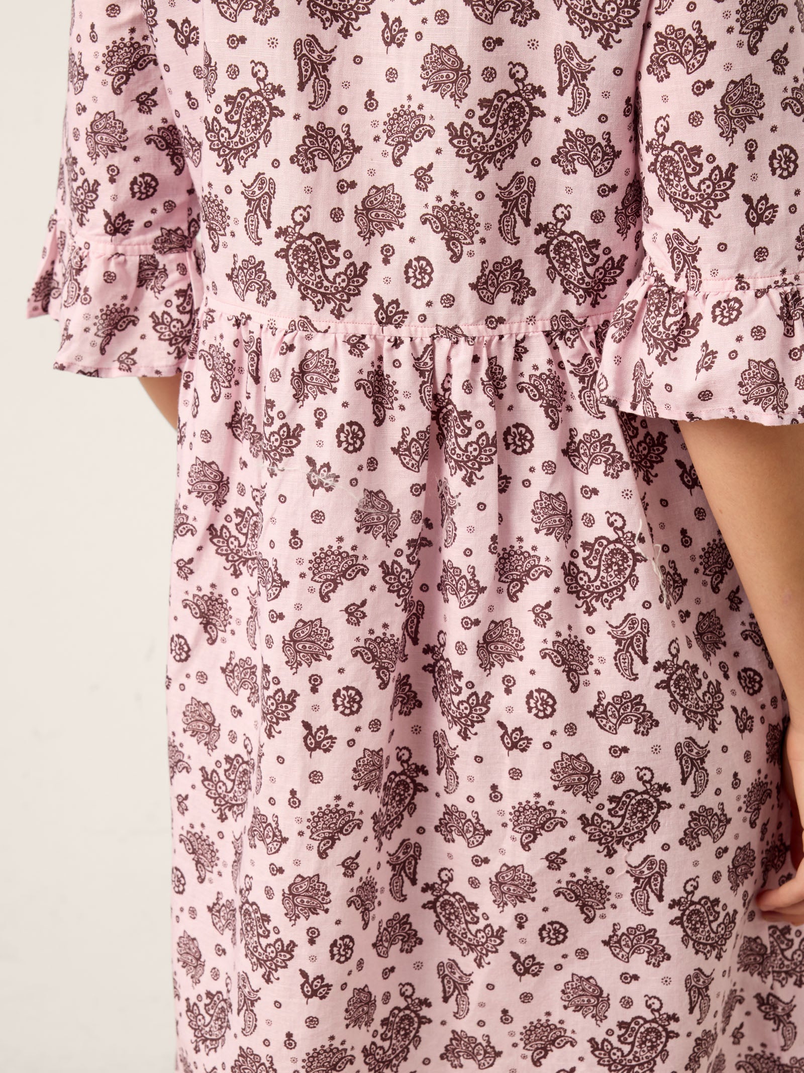LINTICO Linen Paisley Pintucked Ruffle-Cuff Maxi Dress MAELYN — detail shot 7
