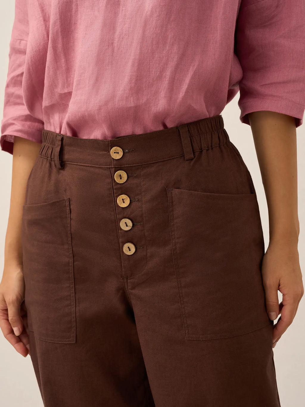 LINTICO Linen Simple Button Fly Trousers HEIDI — in-use photo