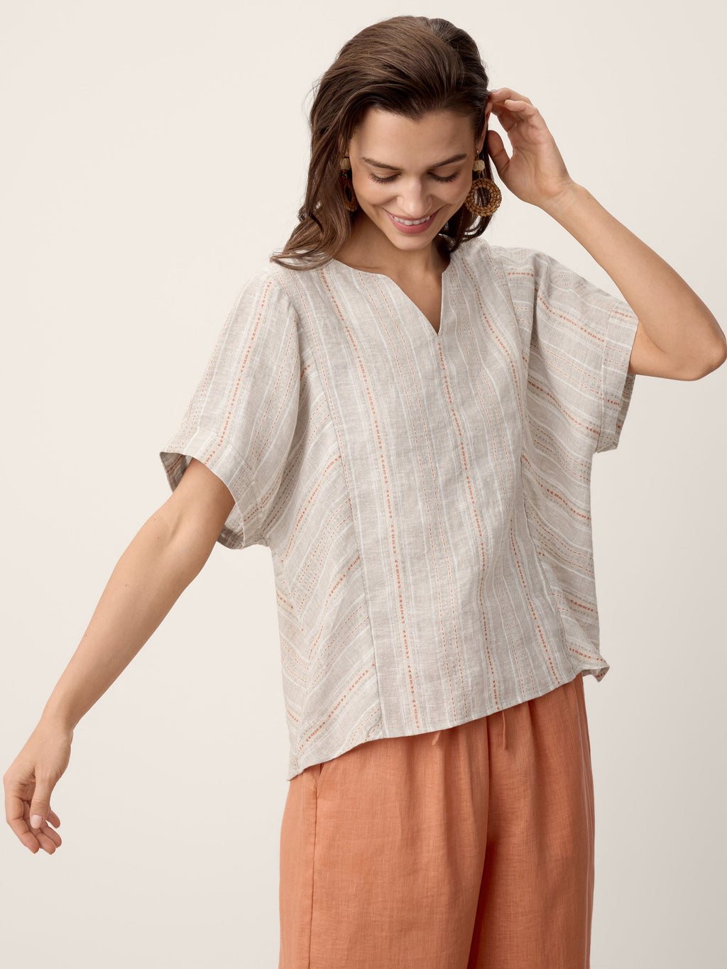 LINTICO Linen Split-Neck Drop-Shoulder Top KIERA — detail shot 6