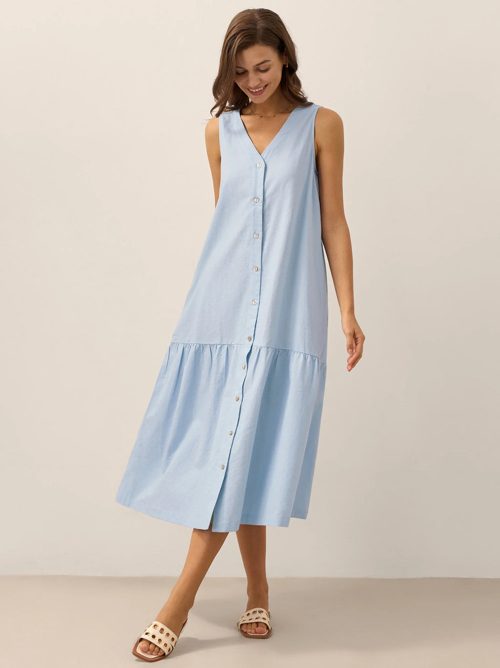 LINTICO Linen Vacation Sleeveless V-Neck Mid-Length Dress CELINE — LINTICO branding close-up
