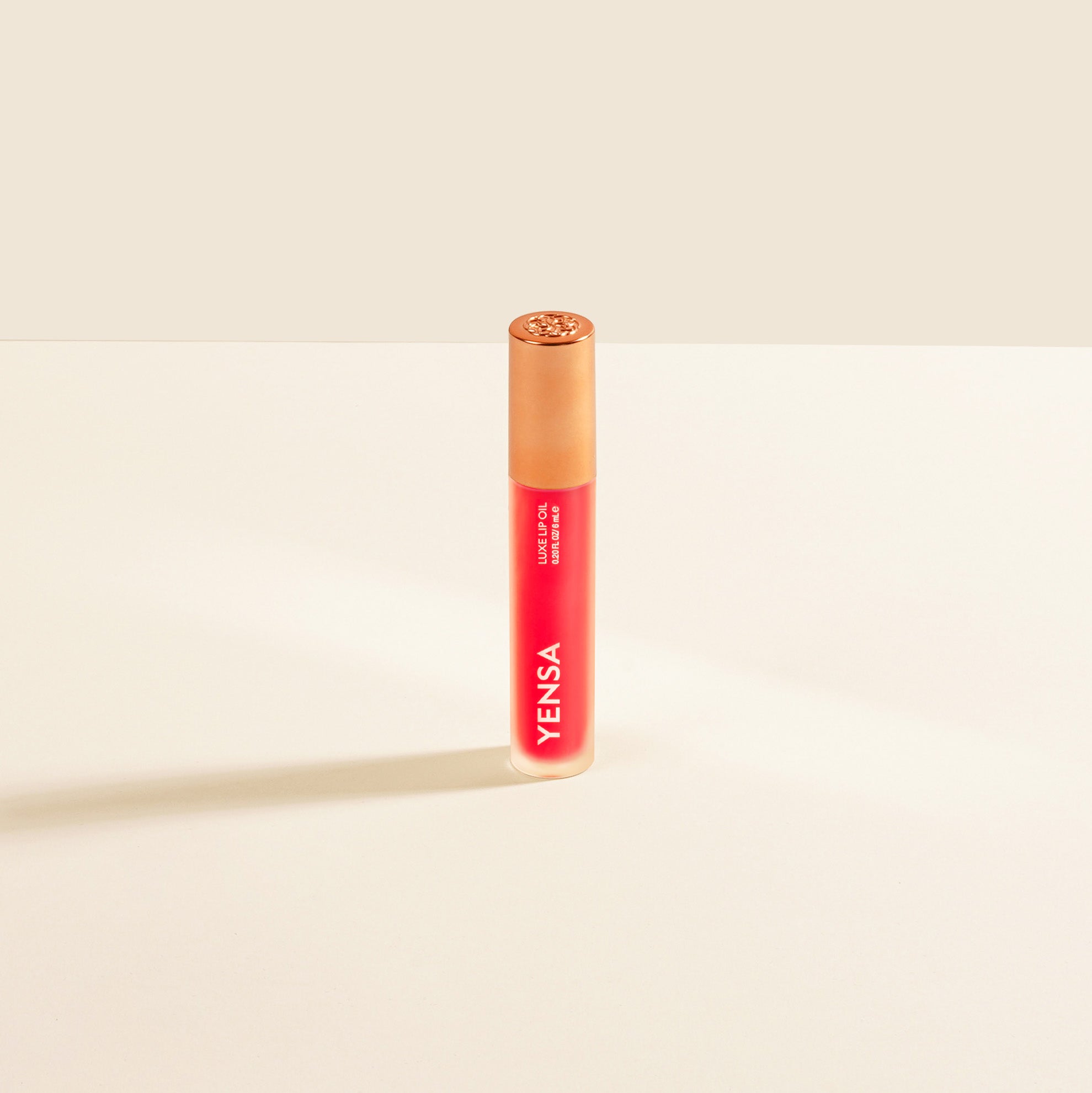 Luxe Lip Nourishing Oil with Hyaluronic + Vitamin E by YENSA — detail shot 4