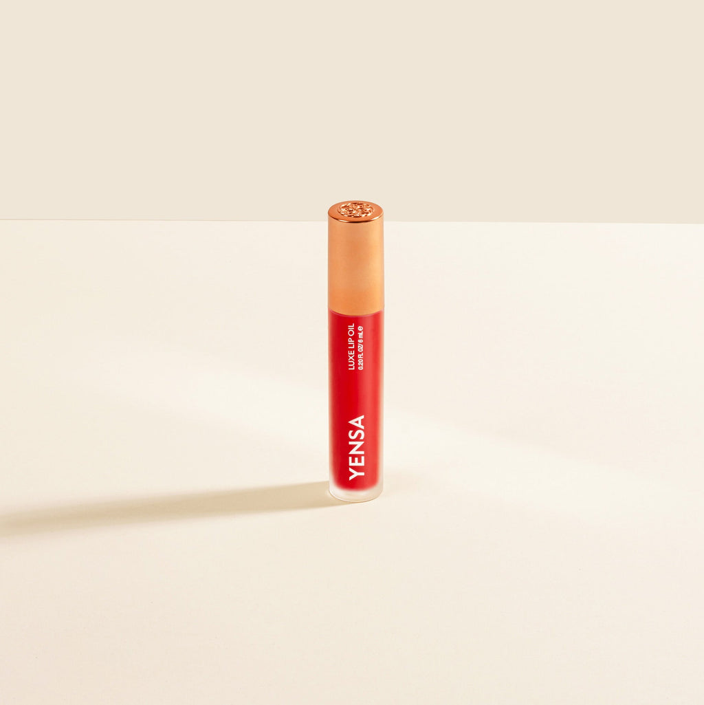 YENSA Luxe Lip Nourishing Oil with Hyaluronic + Vitamin E — doe-foot wand applicator shot