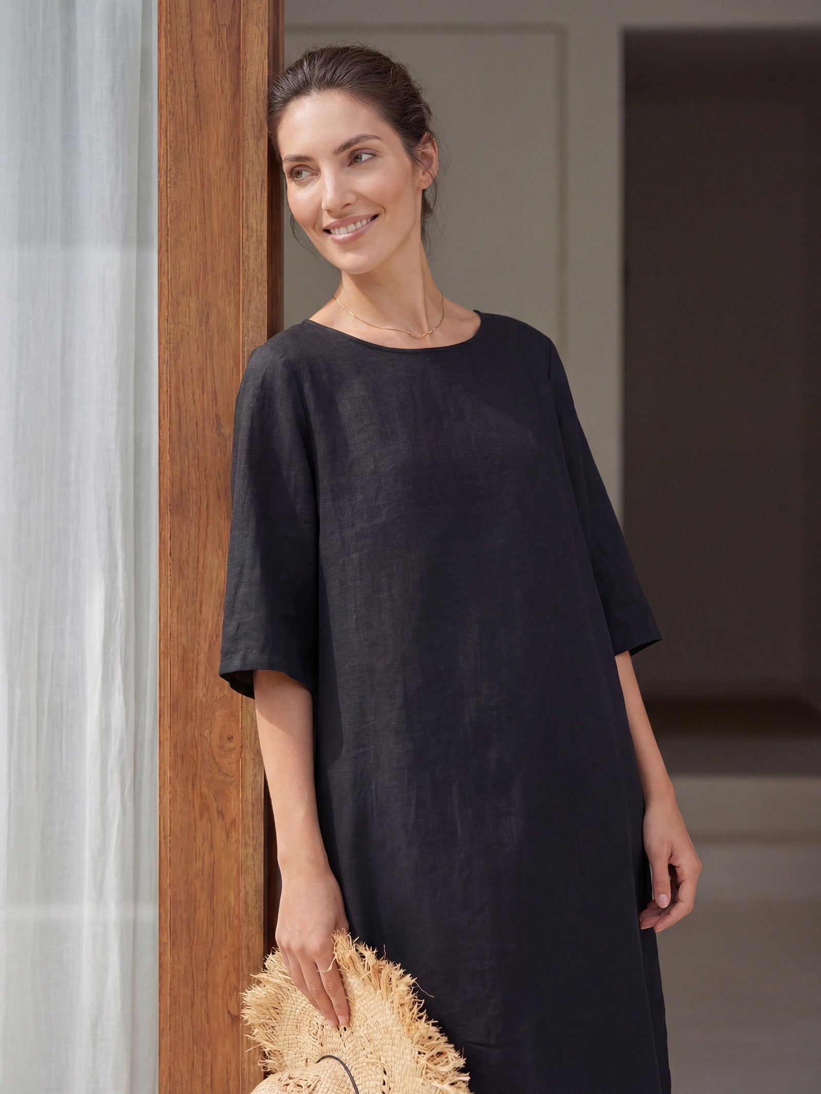 LINTICO 100% Linen Collarless Mid-Length Dress SOFIA — detail close-up