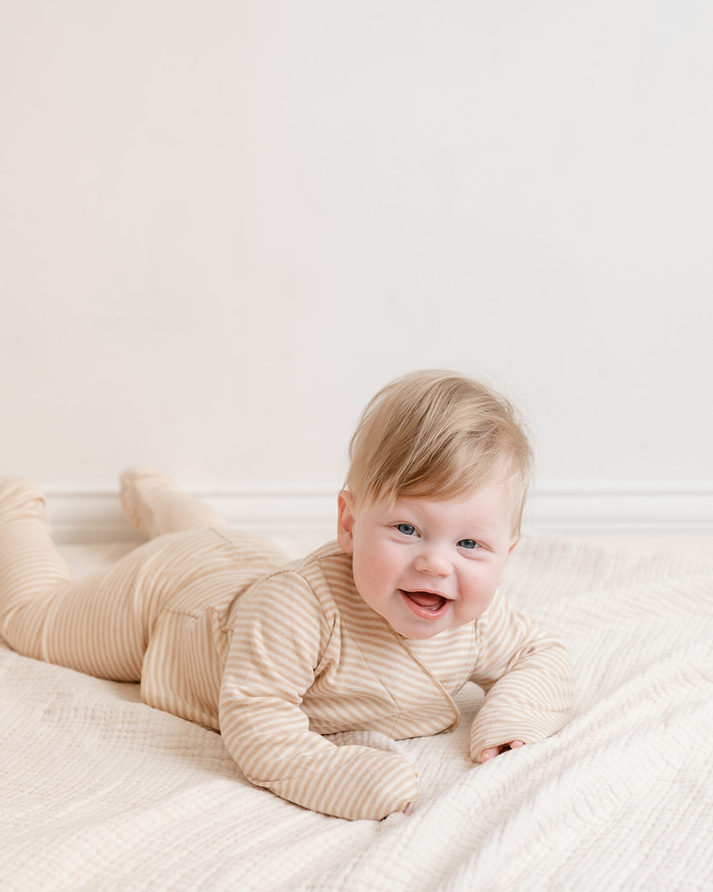 Dear Hayden Riley Magnetic Baby Set in Stripes — detail close-up