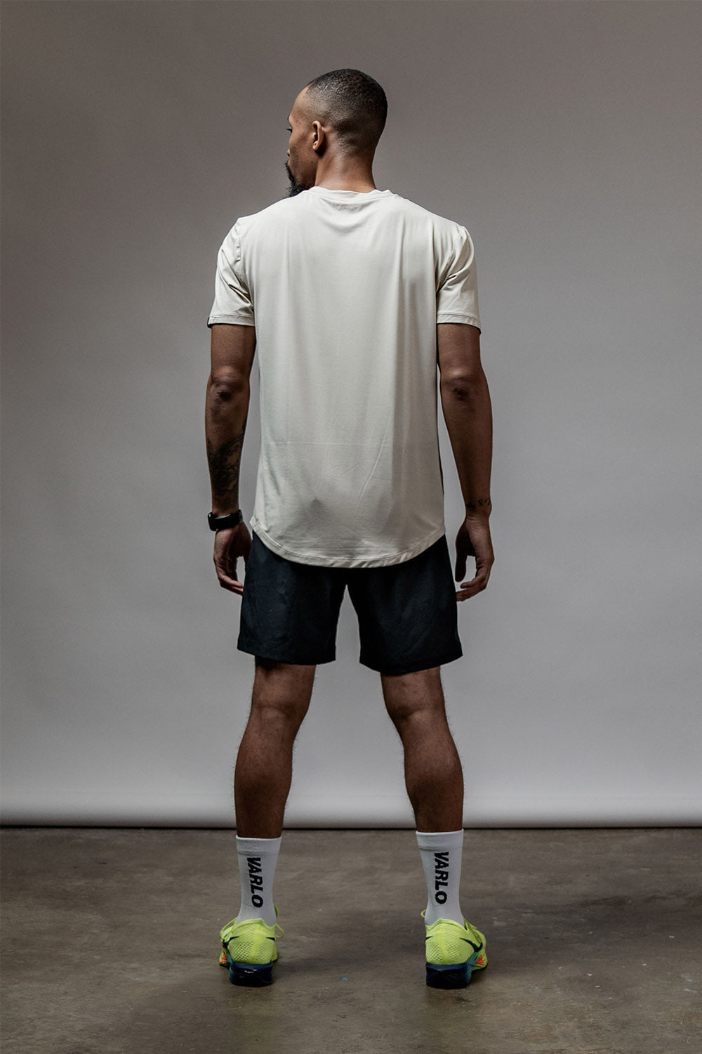 Varlo Men's Everyday Terra Tee (Sand Dust) — lifestyle context
