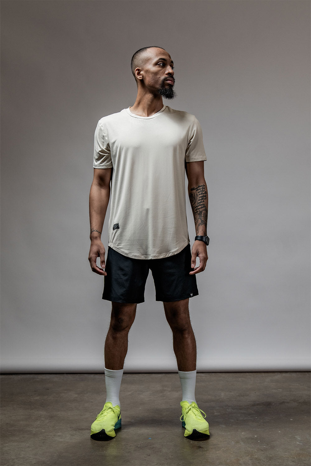Varlo Men's Everyday Terra Tee (Sand Dust) — color detail