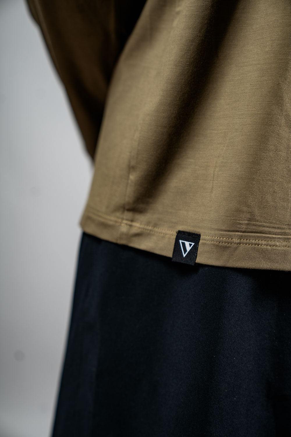 Varlo Men's Terra Recovery Field Shirt (Timber) — color detail