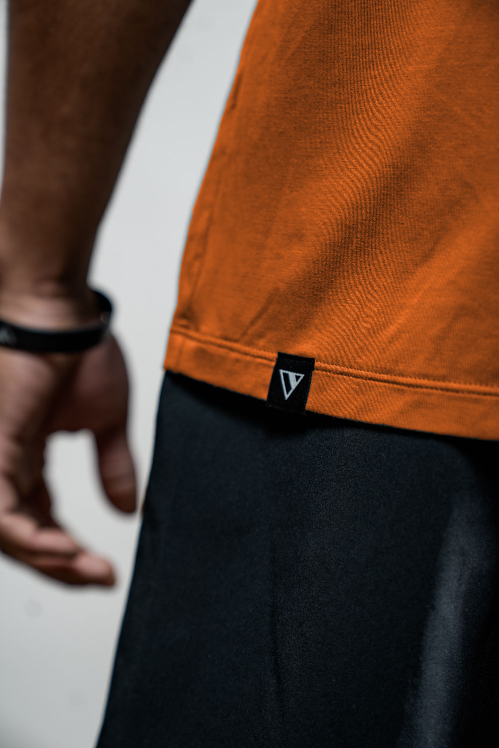 Varlo Men's Terra Recovery Polo (Sunfire Clay) — detail shot 8