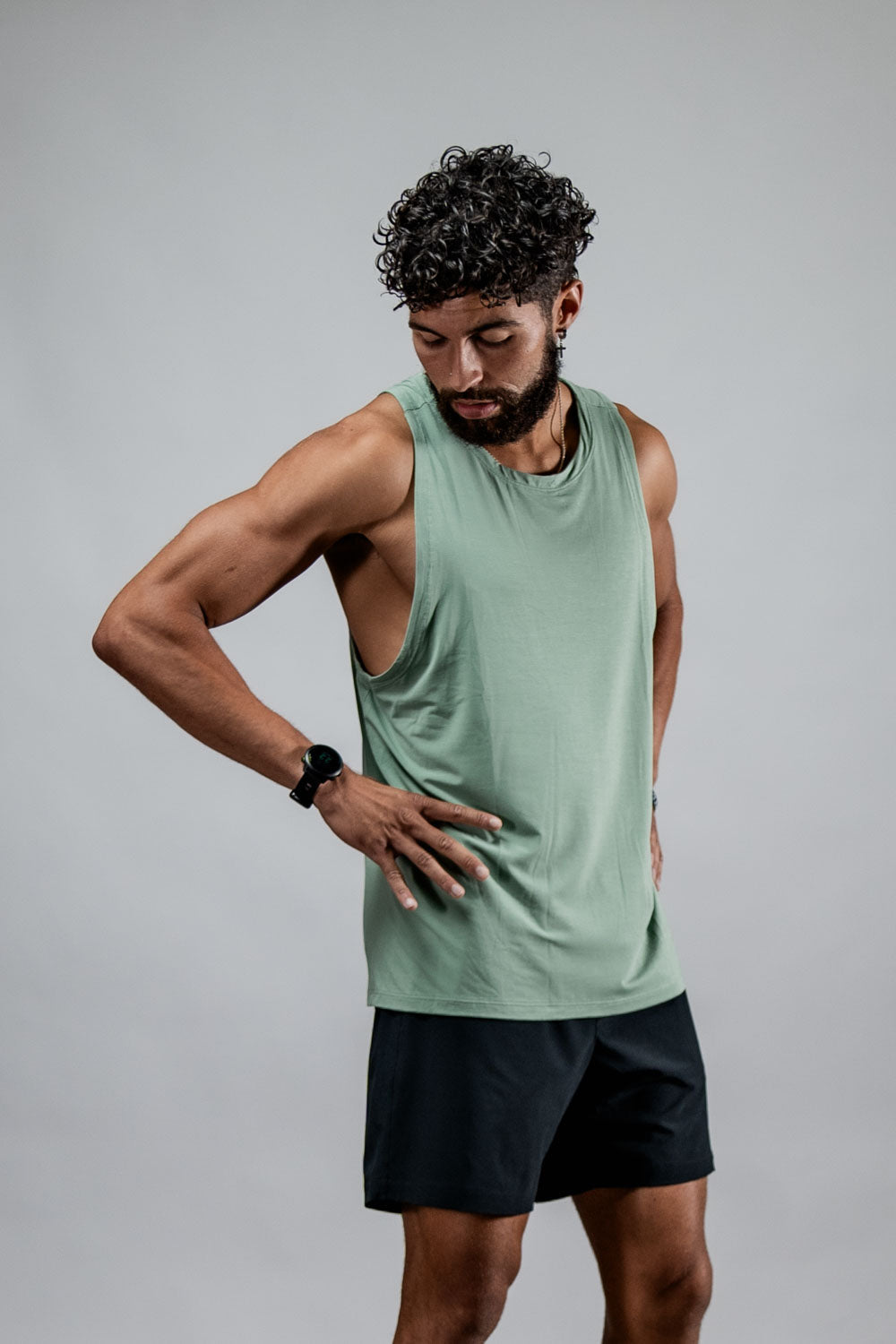 Varlo Men's Terra Recovery Tank (Low Light Olive) — detail shot 8