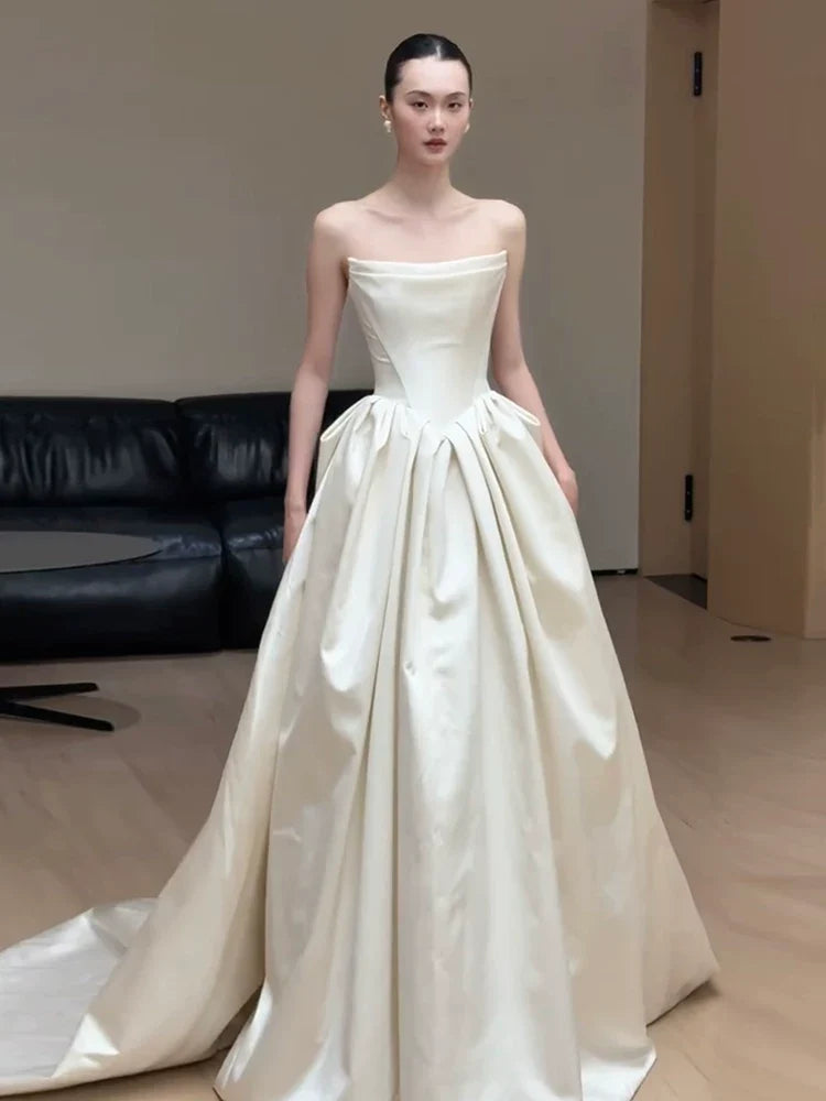 French Vintage Bridal Wedding Dress Sweetheart Satin Train White