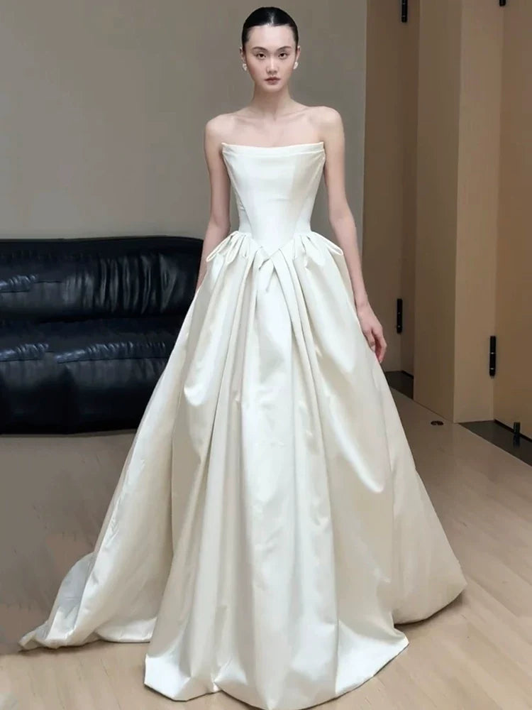 French Vintage Bridal Wedding Dress Sweetheart Satin Train White