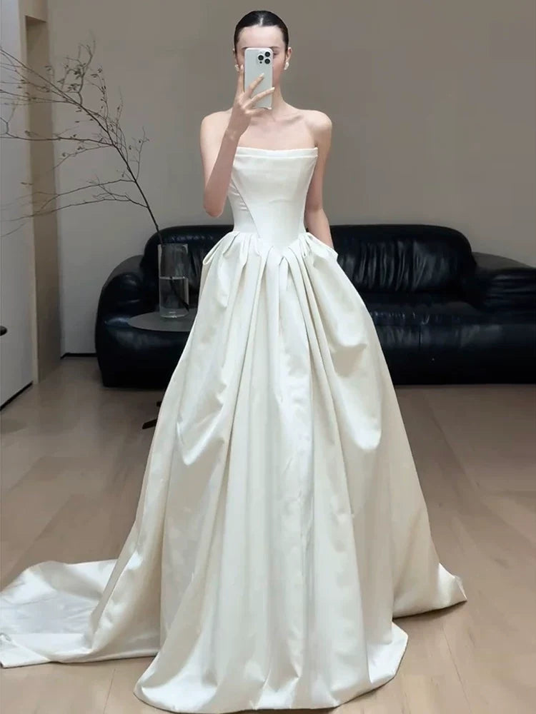 French Vintage Bridal Wedding Dress Sweetheart Satin Train White