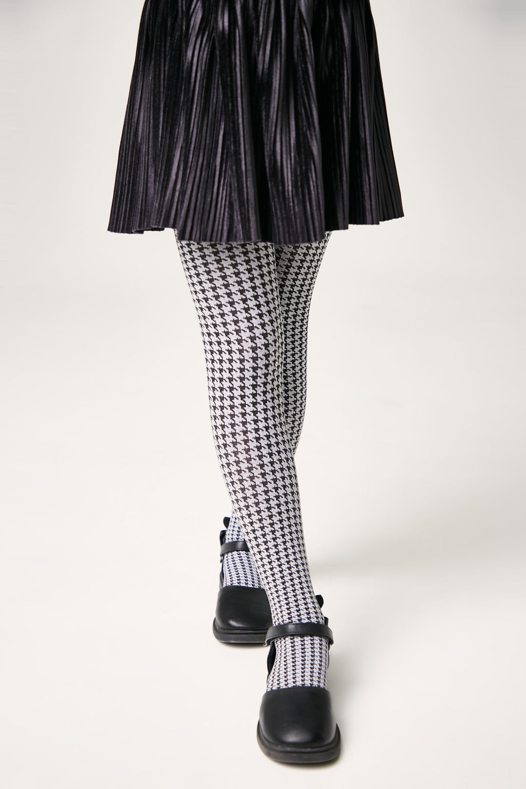 TheRanok.com Conte Tights for girls - Olivia 60 Den — lifestyle context
