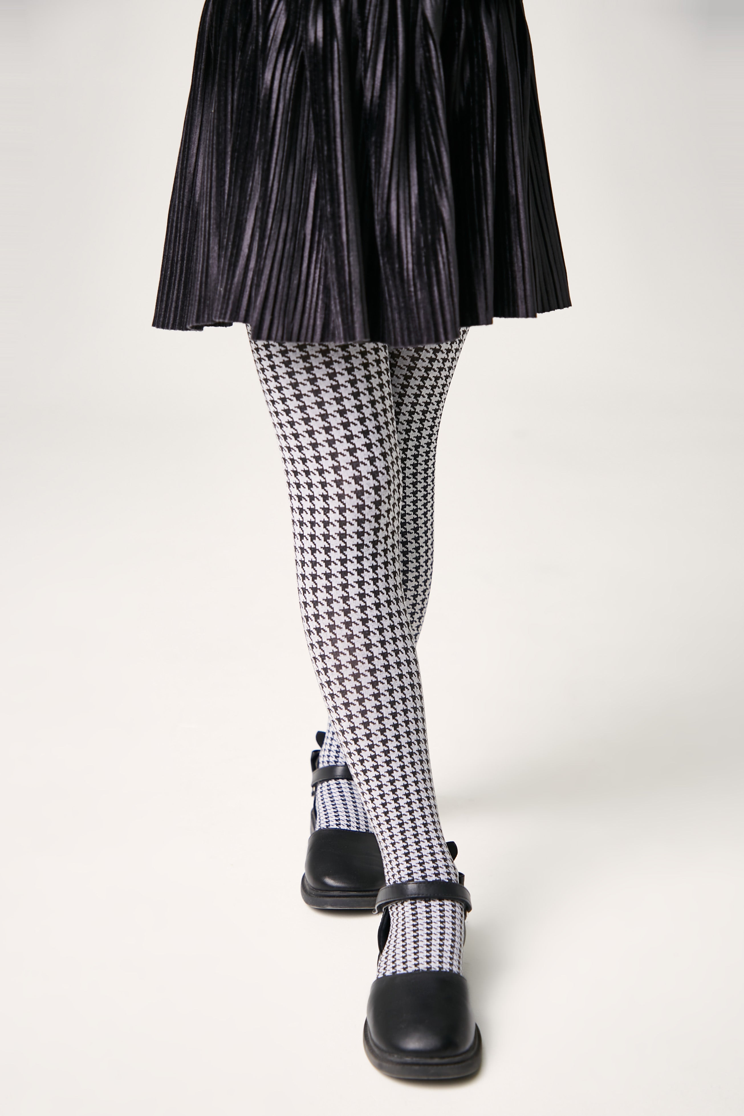TheRanok.com Conte Tights for girls - Olivia 60 Den — lifestyle context