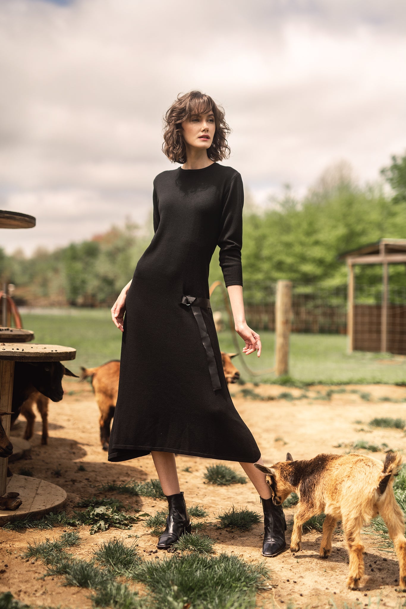 profile-nyc BLACK KNIT DRESS WITH WAIST BUCKLE — BLACK detail
