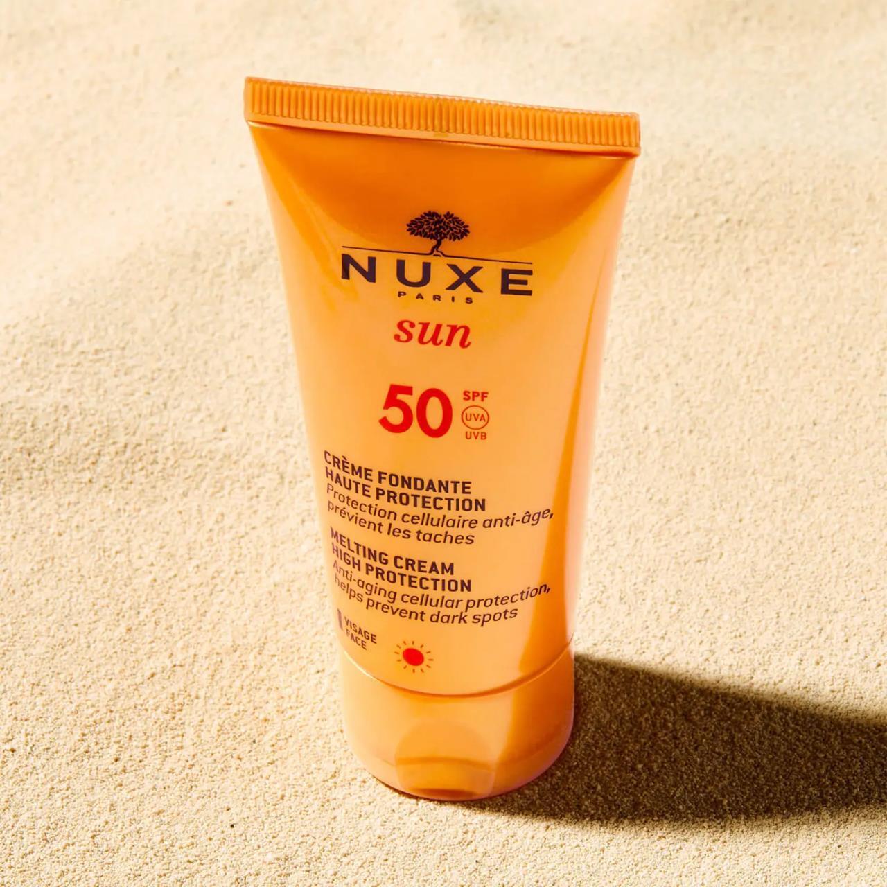Nuxe Sun Creme Fondante Visage Haute Protection Spf50 - Non-Comedogenic Facial Sunscreen with Moisturizing Benefits