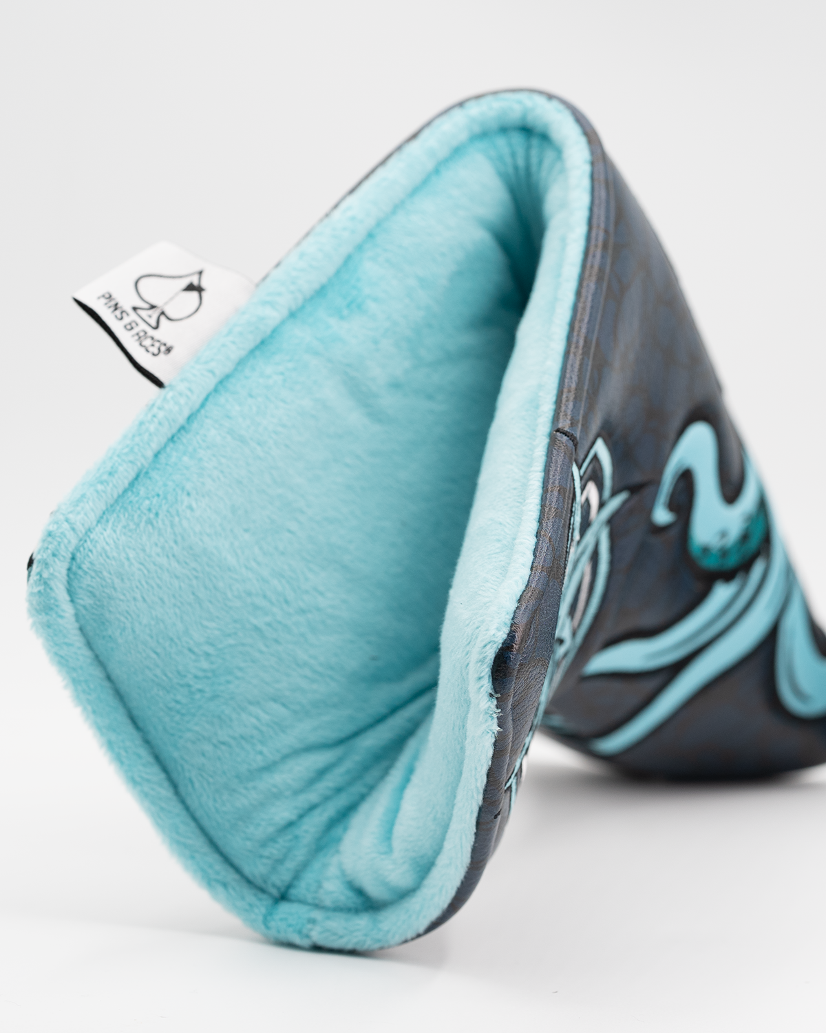 Pins and Aces Kraken - Blade Putter Cover — packaging