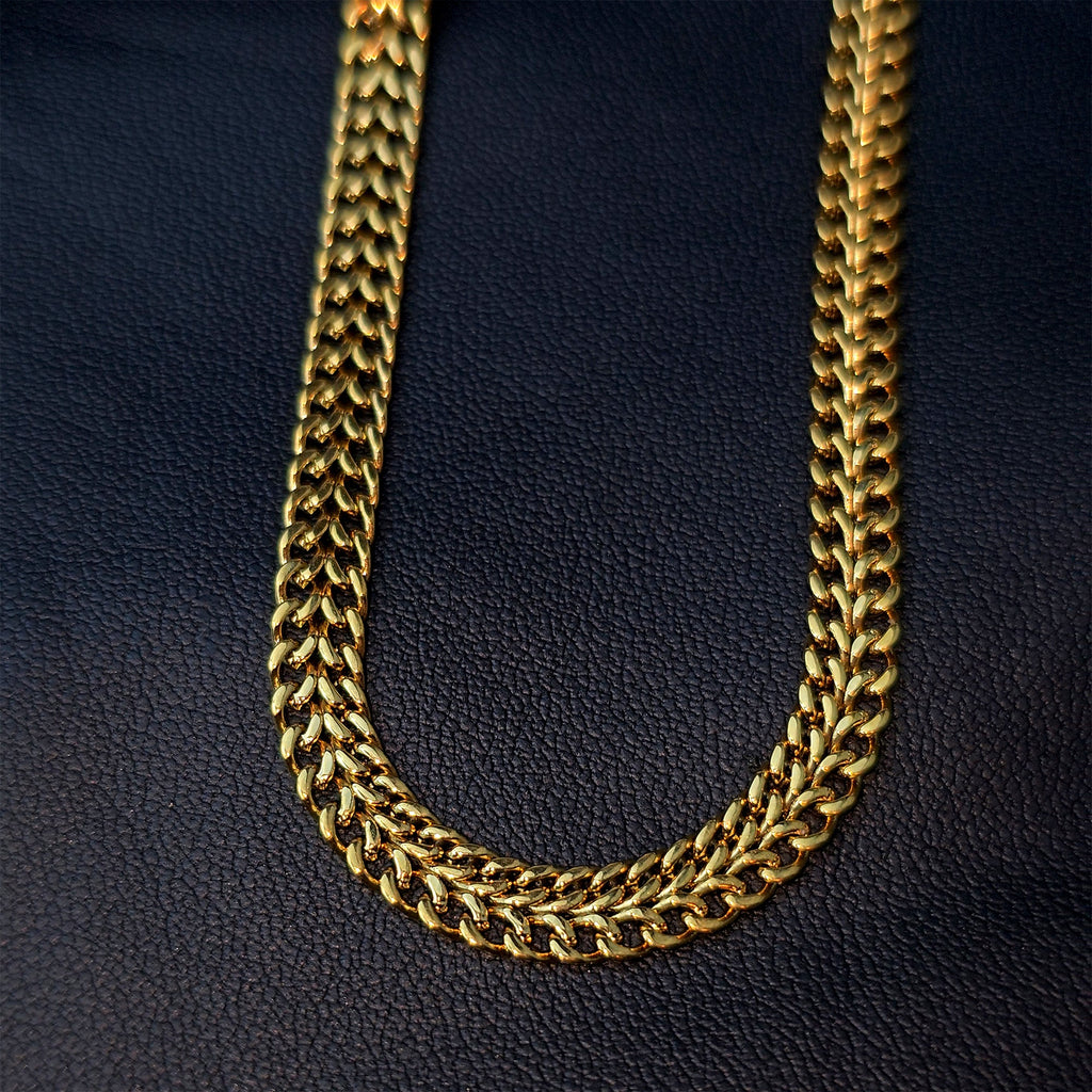 BodyCandy Stainless Steel Gold Tone PVD Chunky Goddess Chain Layering Necklace — detail close-up