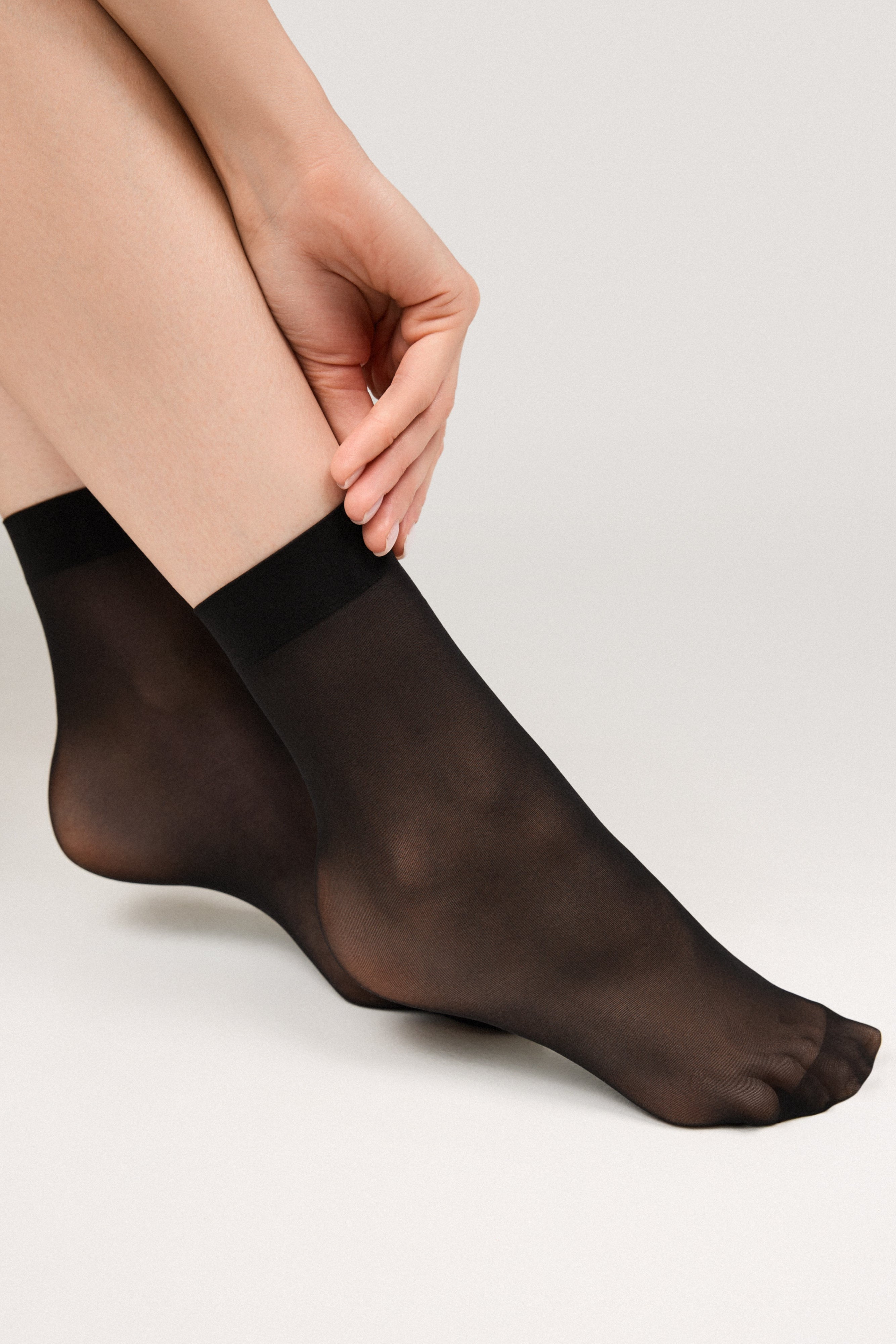 TheRanok.com Socks Conte Pudra 20 Den (2 pairs) — in-use photo