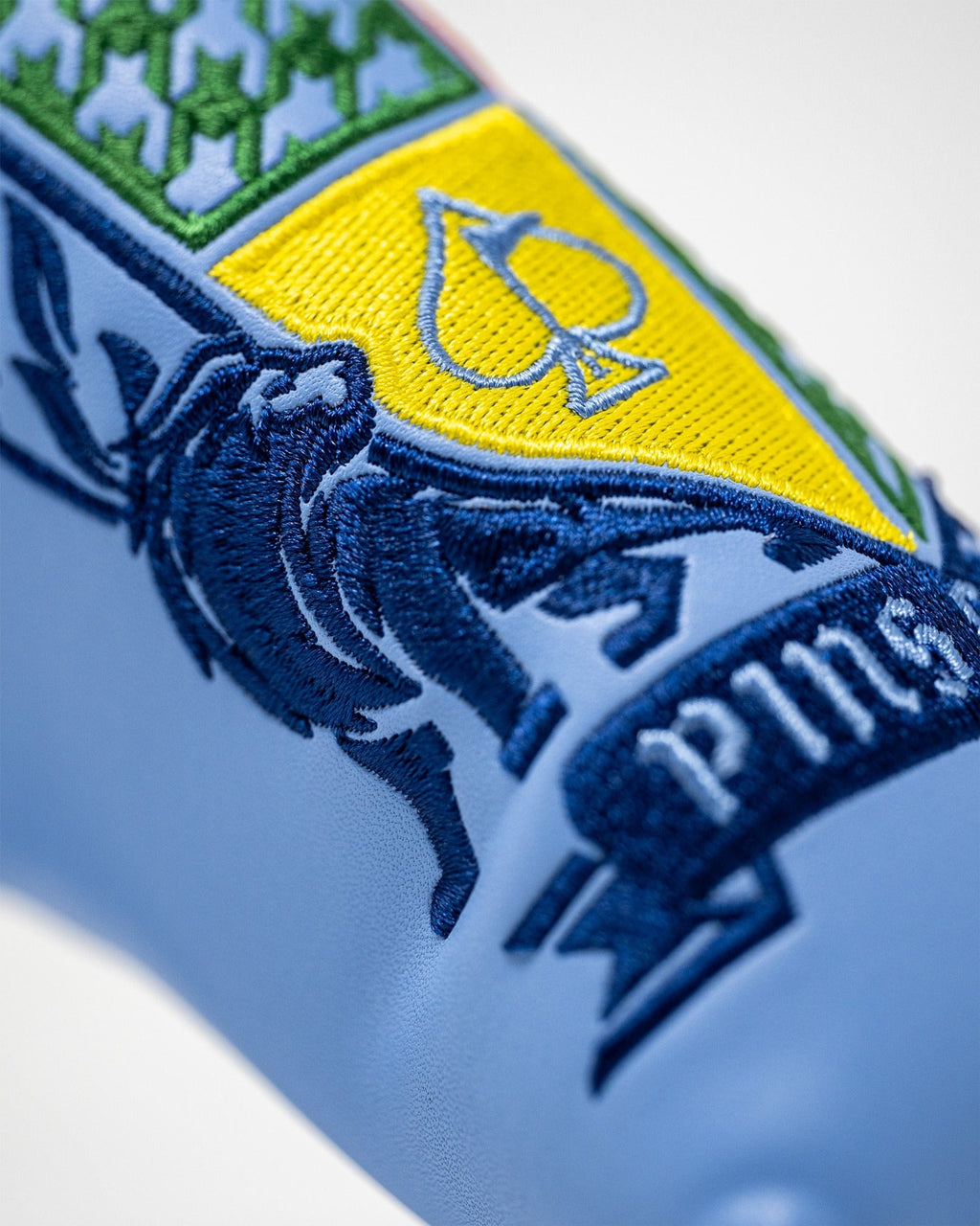 Pins and Aces Coat of Arms - Blade Putter Cover — color detail