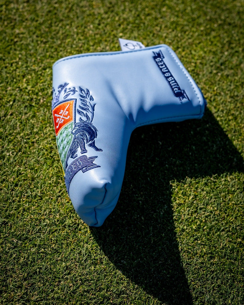 Pins and Aces Coat of Arms - Blade Putter Cover — comparison shot