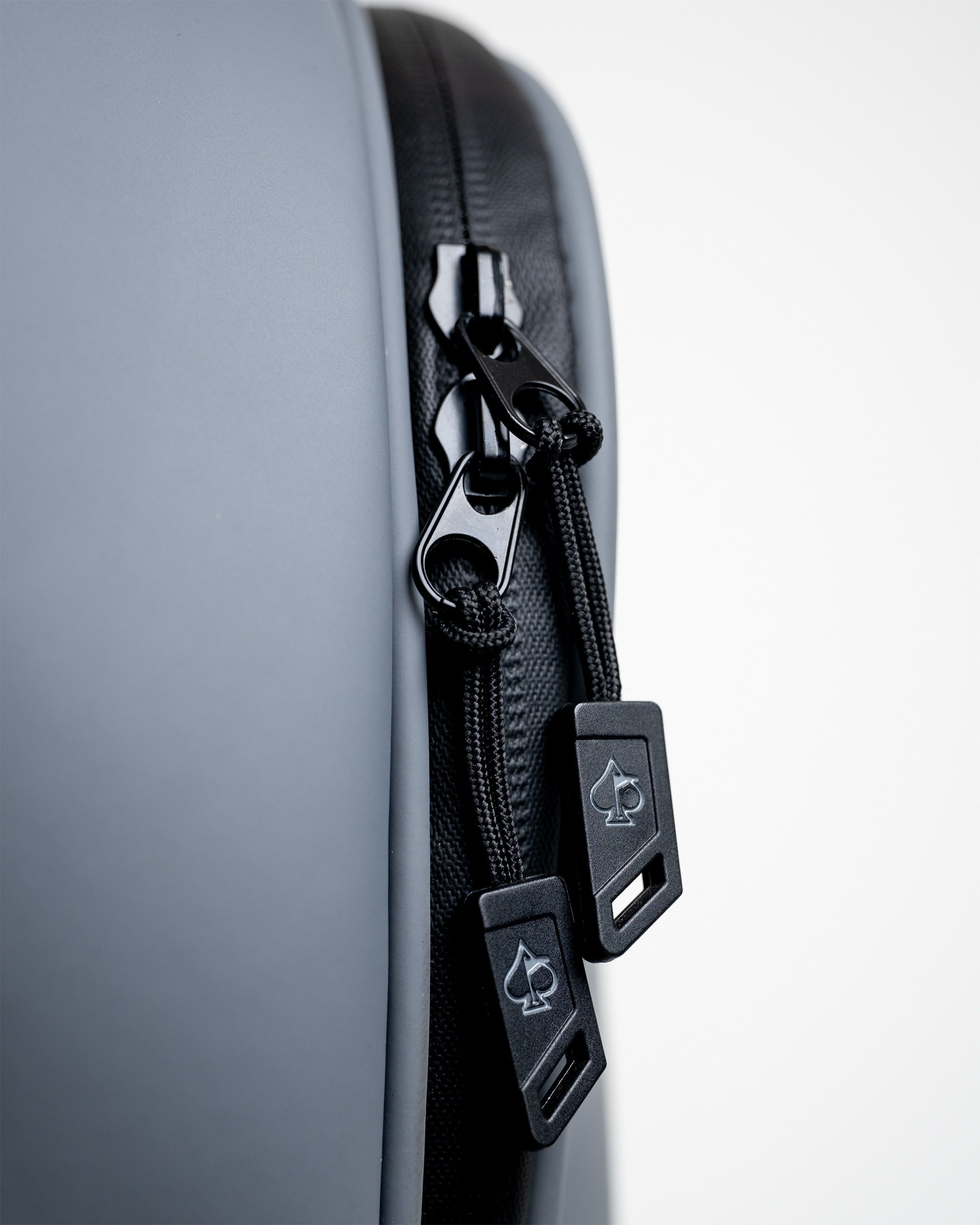 Pins and Aces Player Preferred™ Cart Bag - Flat Ash — color detail