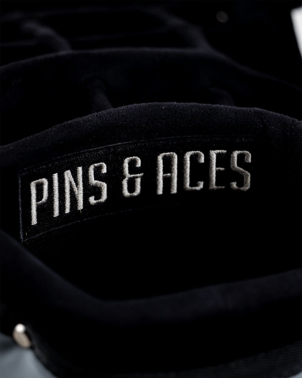 Pins and Aces Player Preferred™ Cart Bag - Flat Ash — packaging