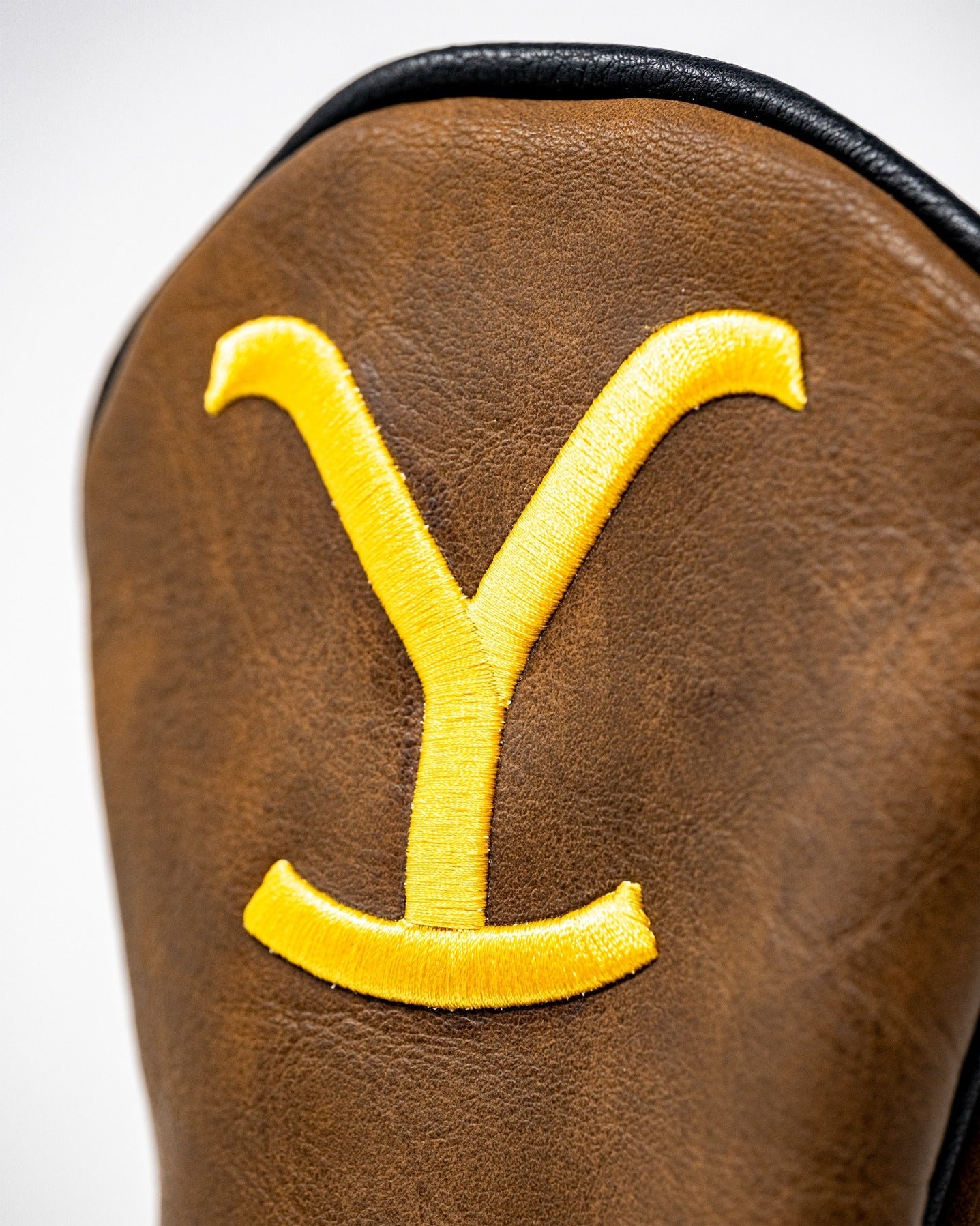 Pins and Aces Yellowstone Fairway Cover — alternative angle