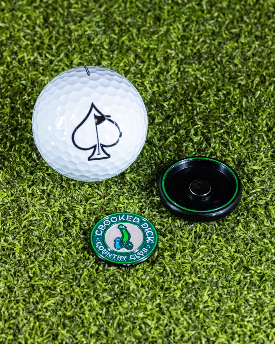 Pins and Aces Pop Out Medallion Ball Marker - Crooked Dick — in-use photo