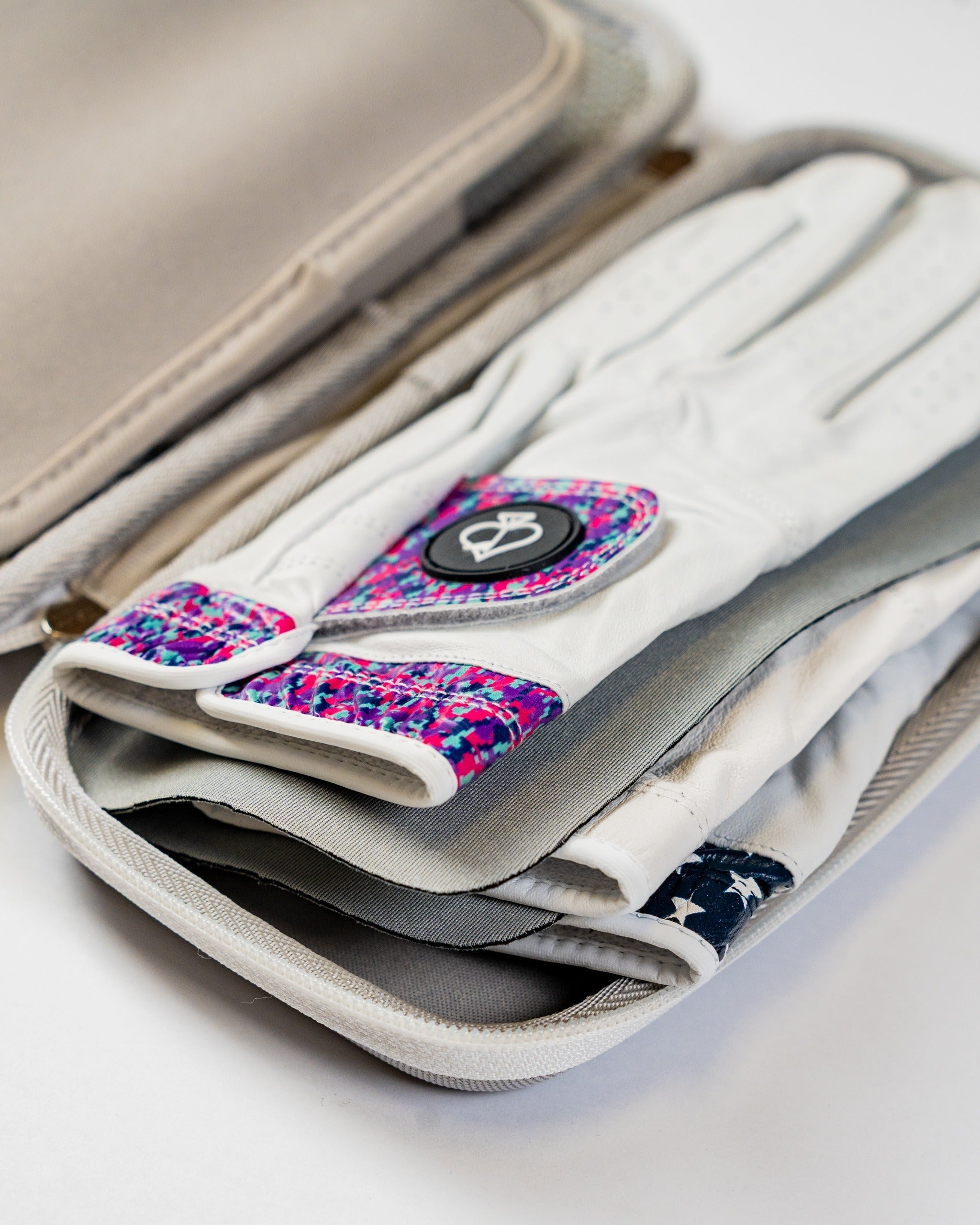 Pins and Aces Glove & Accessory Caddie - Gray — in-use photo