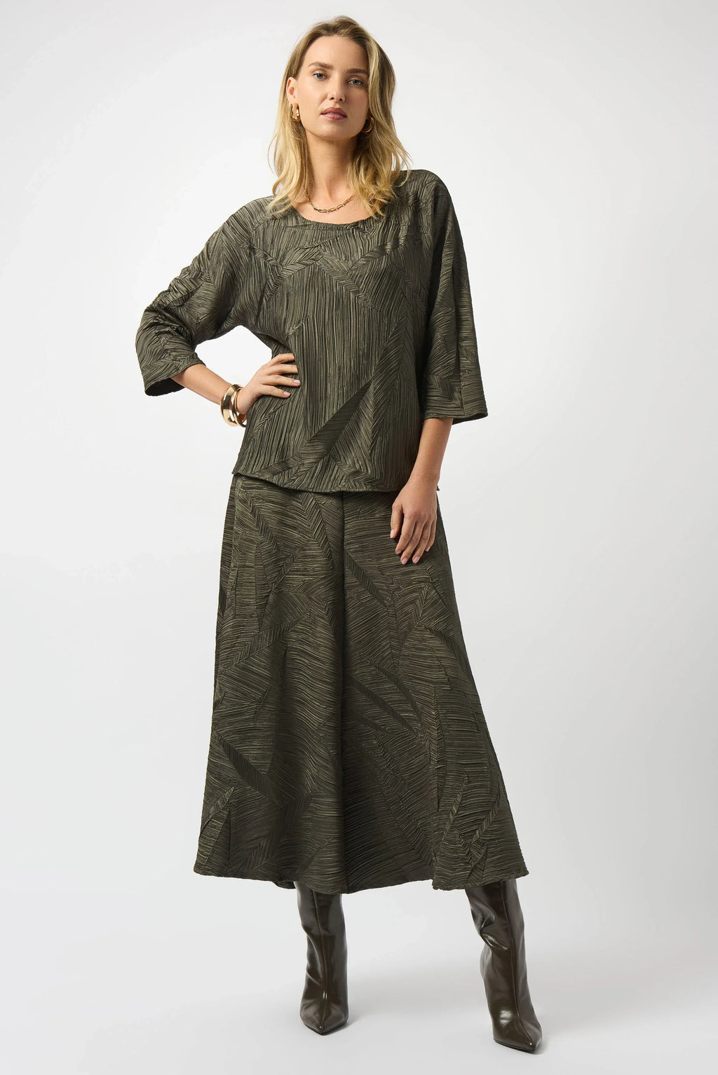 KADOU BOUTIQUE Pleated Satin Boxy Top - 253002-3380 — lifestyle context