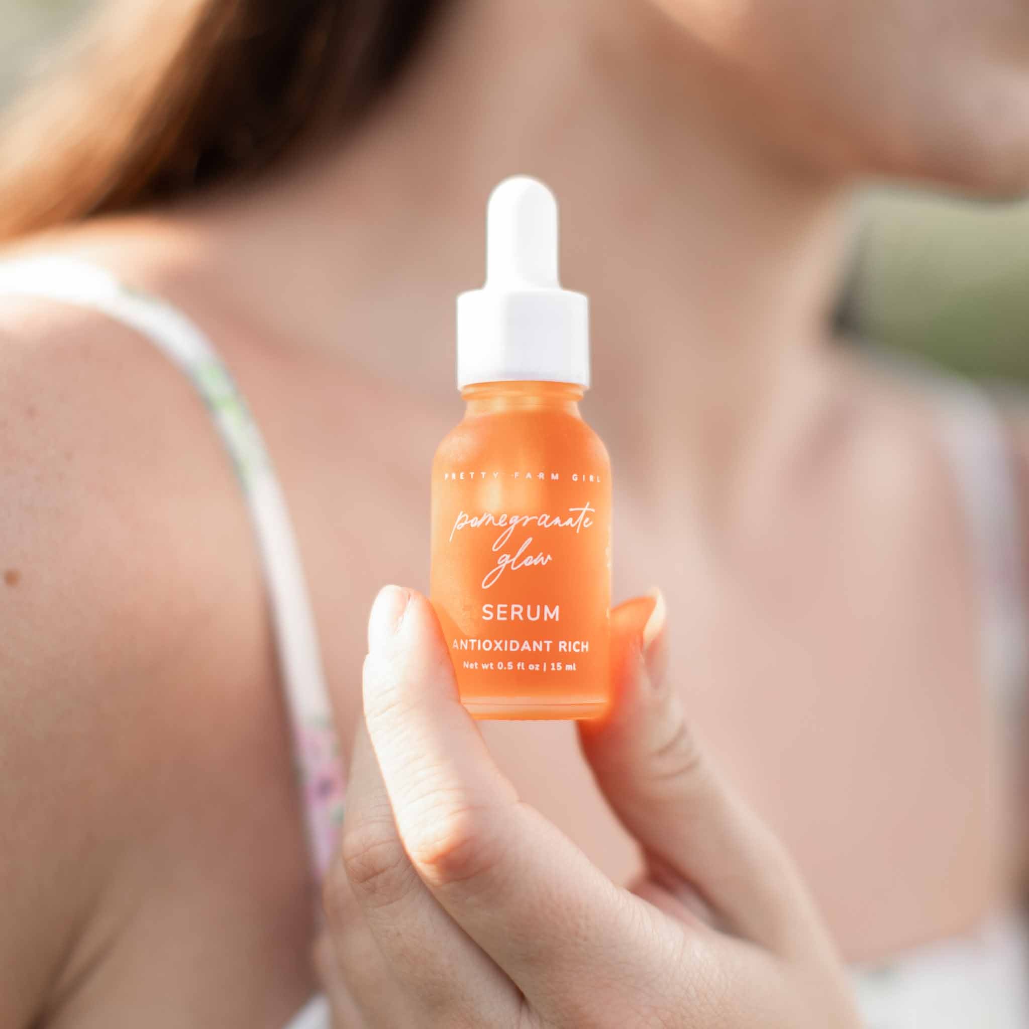 Pretty farm girl Pomegranate Glow Natural Skin Protecting Serum — main product shot