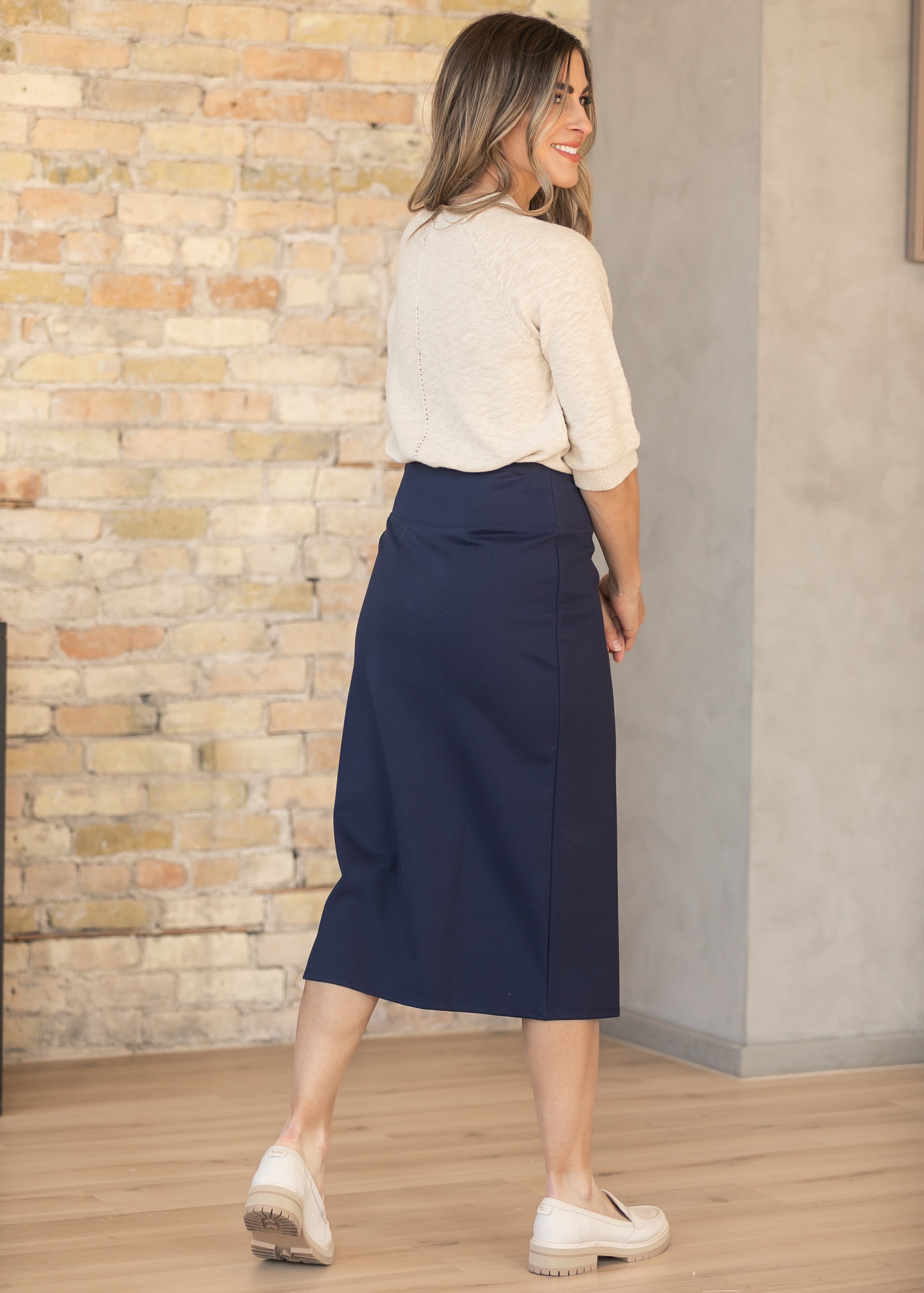 Inherit Co. Quinn Midi Skirt 31 Inch — feature highlight