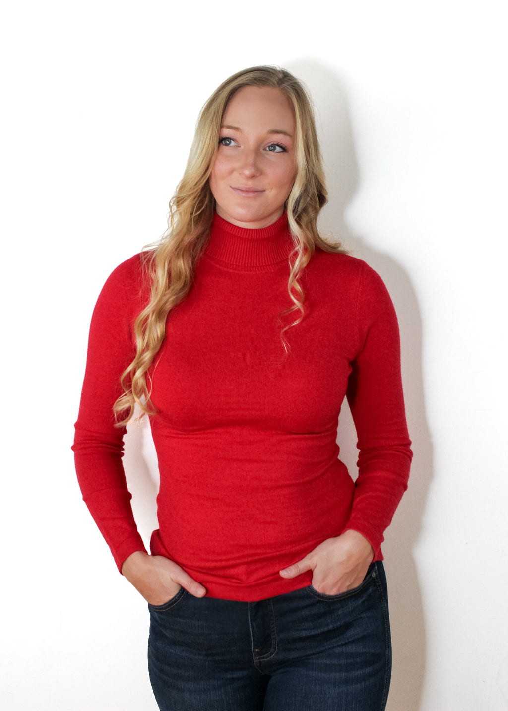 KADOU BOUTIQUE Solid Color Turtleneck Sweater — side view