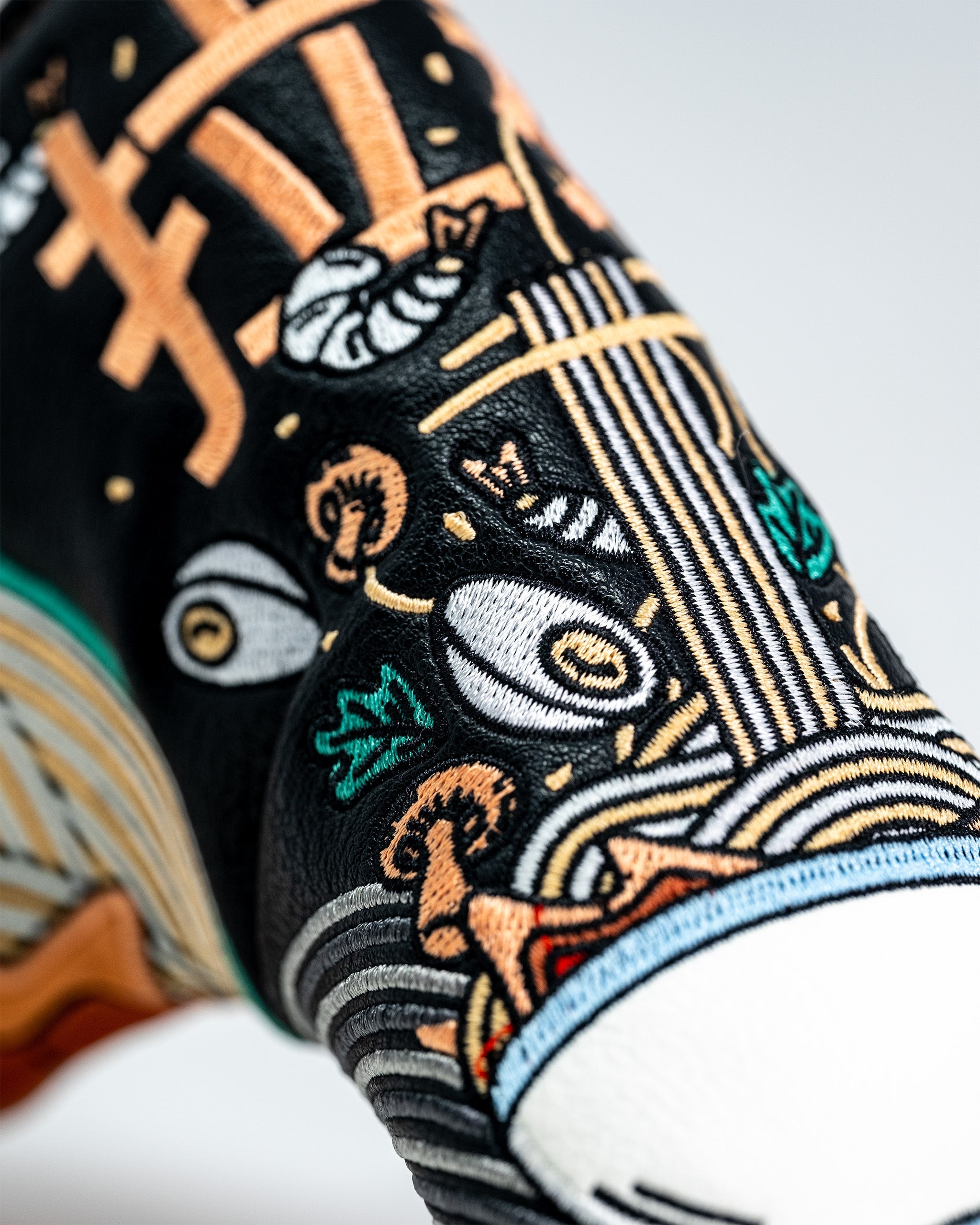 Pins and Aces Ramen - Blade Putter Cover — side view